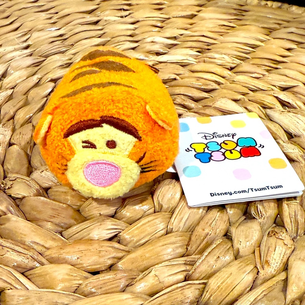 Disney Tsum Tsum mini plush toy,  the character Tigger from Winnie the Pooh NWT